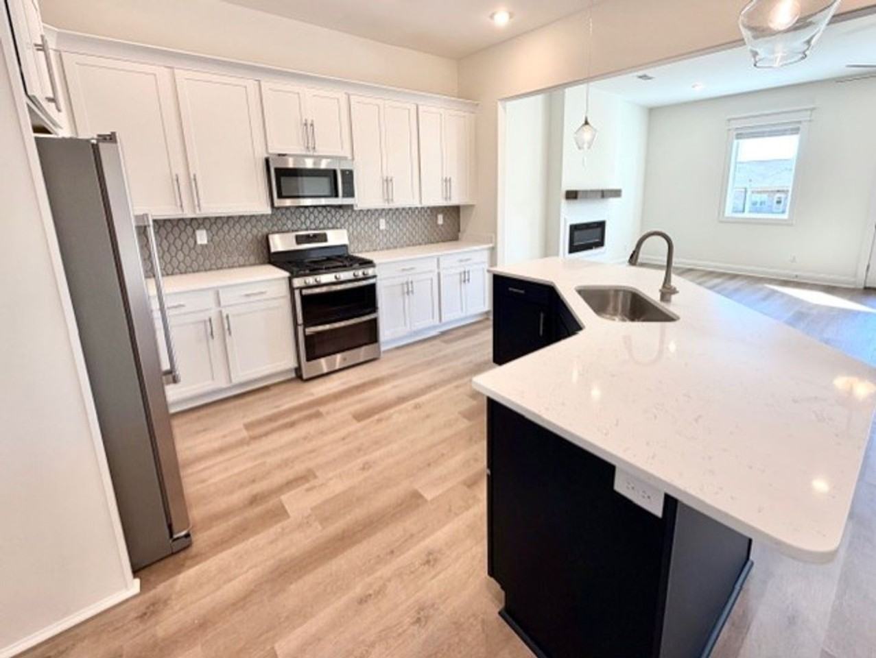 4871 Chatelet Dr - Photo 3 of 24