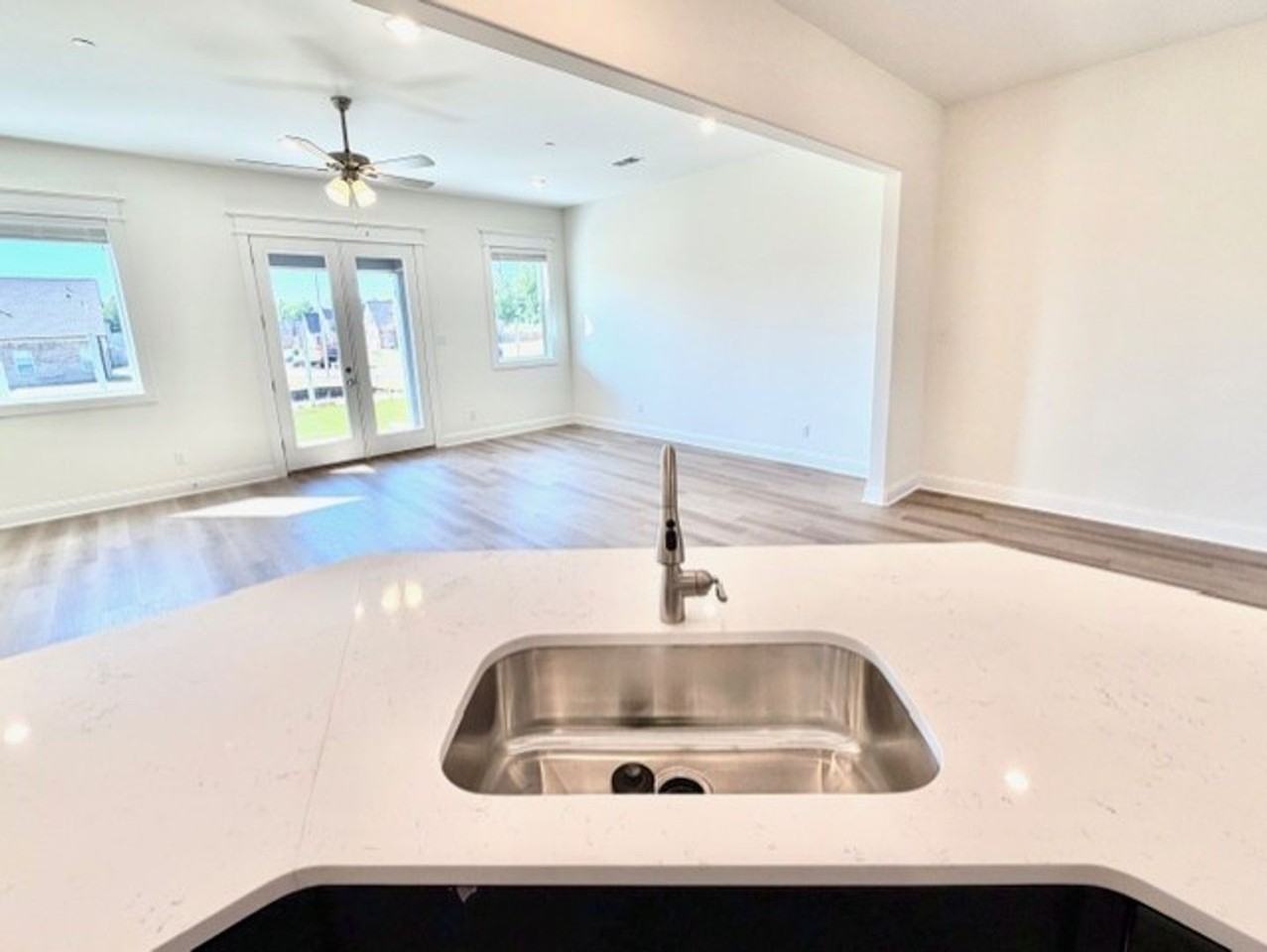 4871 Chatelet Dr - Photo 6 of 24