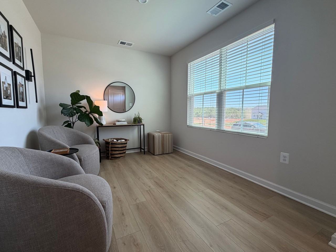 209 Arches Ln - Photo 5 of 49