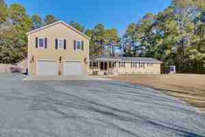 featured image of 121 Gilbert Curry Dr