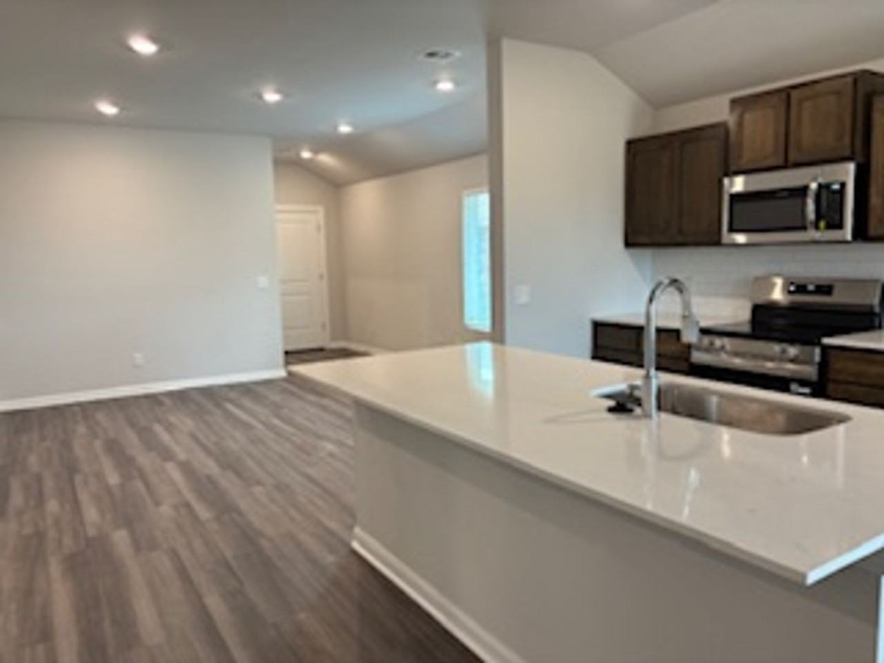 19521 Conway Dr - Photo 6 of 14