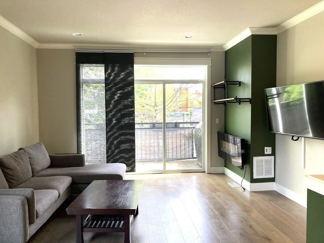 337 Ne Morris St - Photo 3 of 7