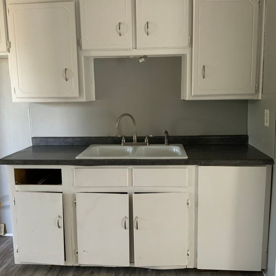 1637 Nw 16th Ave - Photo 4 of 8