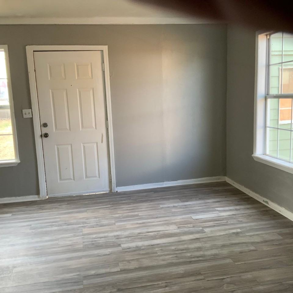 1637 Nw 16th Ave - Photo 5 of 8