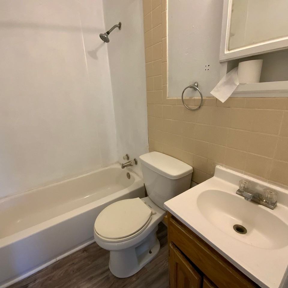 1637 Nw 16th Ave - Photo 7 of 8