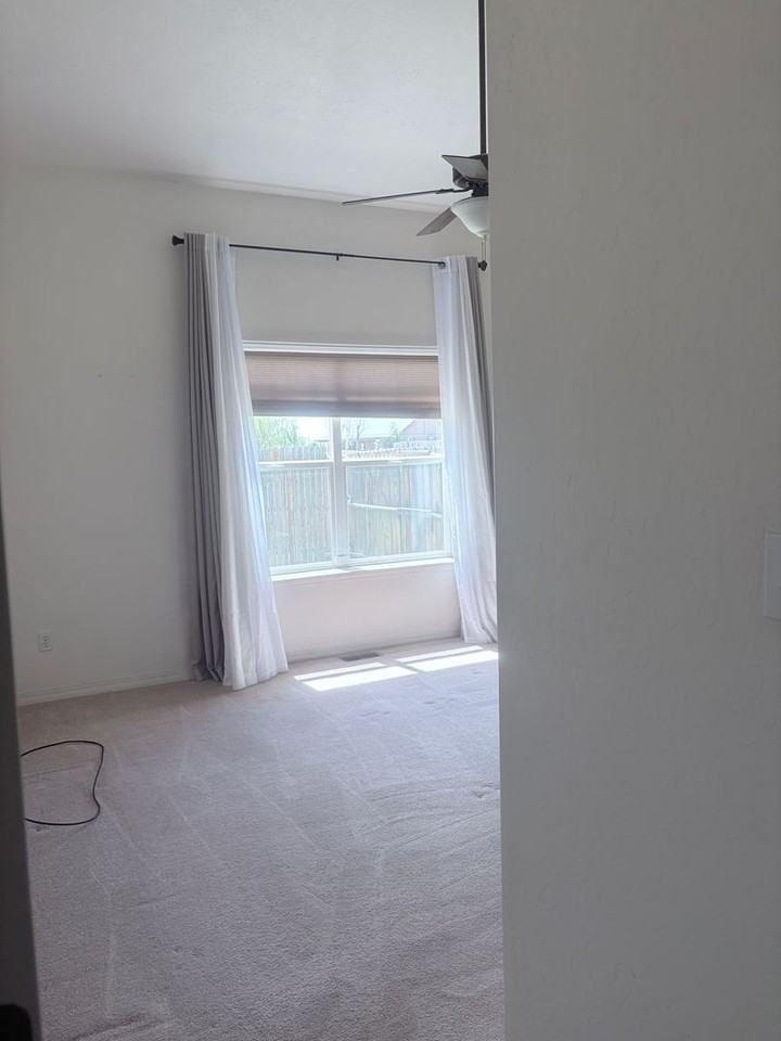 109 Cinnamon Dr - Photo 4 of 20