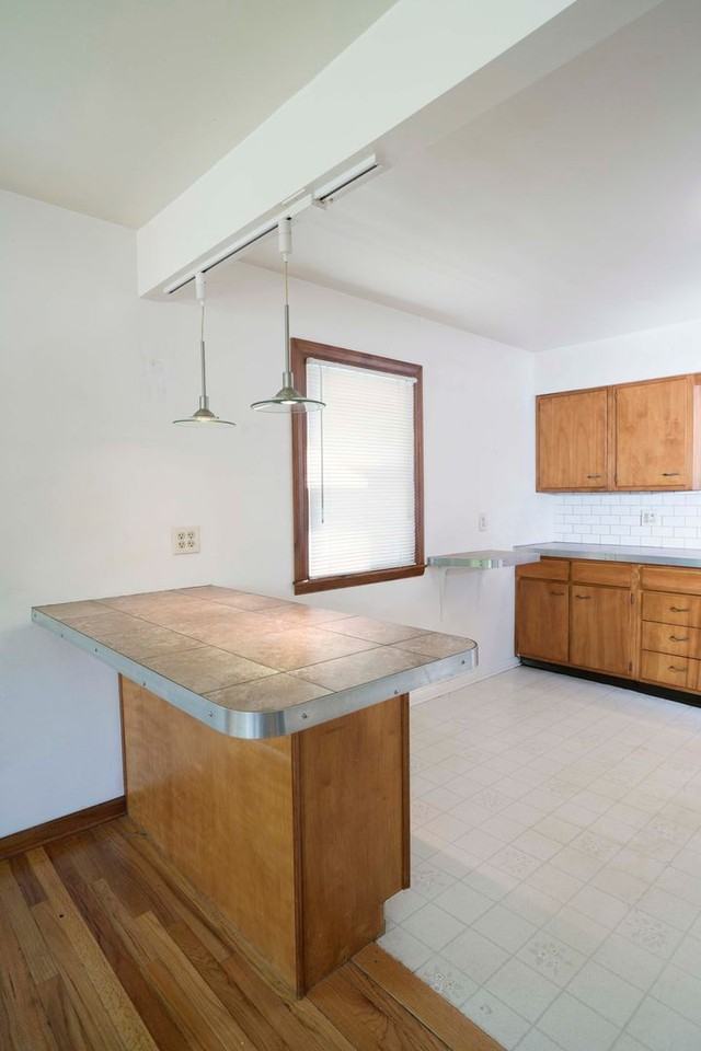 5540 N Garfield Ave - Photo 2 of 20