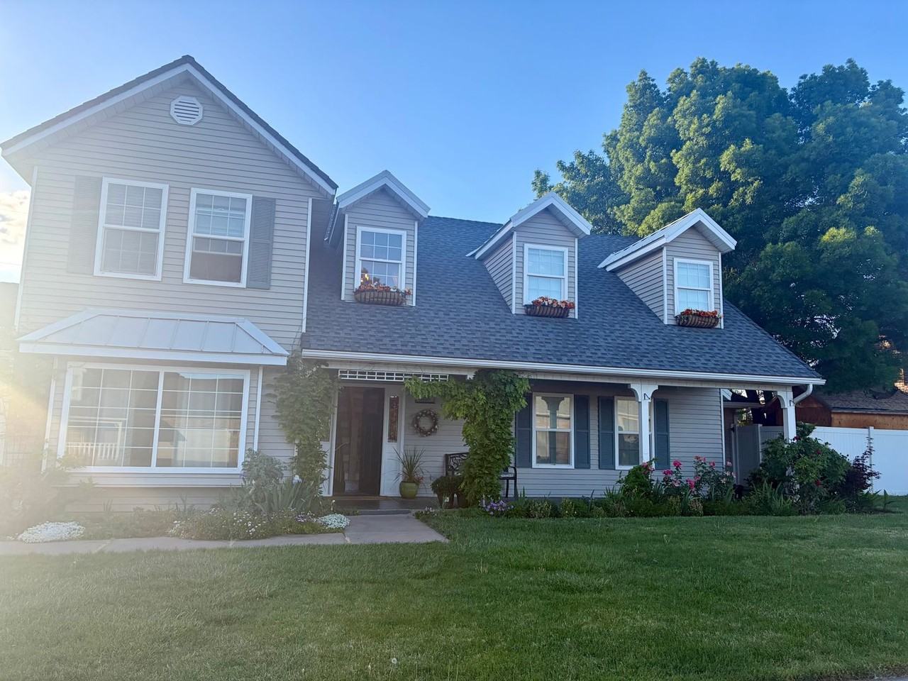 2295 Arrowhead Cir - Photo 2 of 42