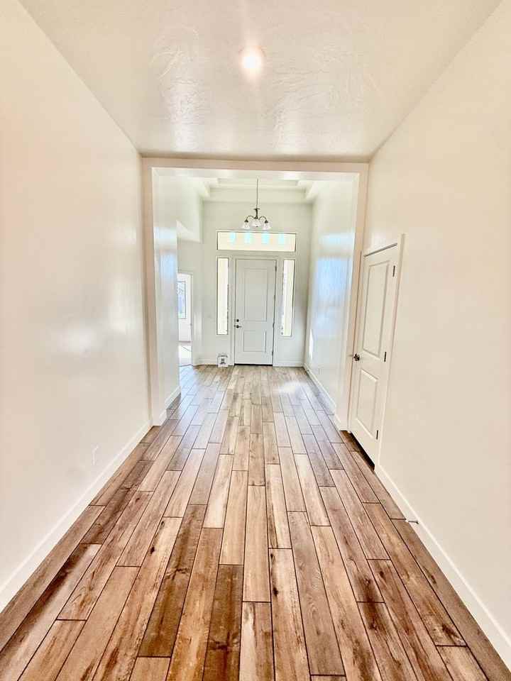 506 S Martignano Way - Photo 6 of 33