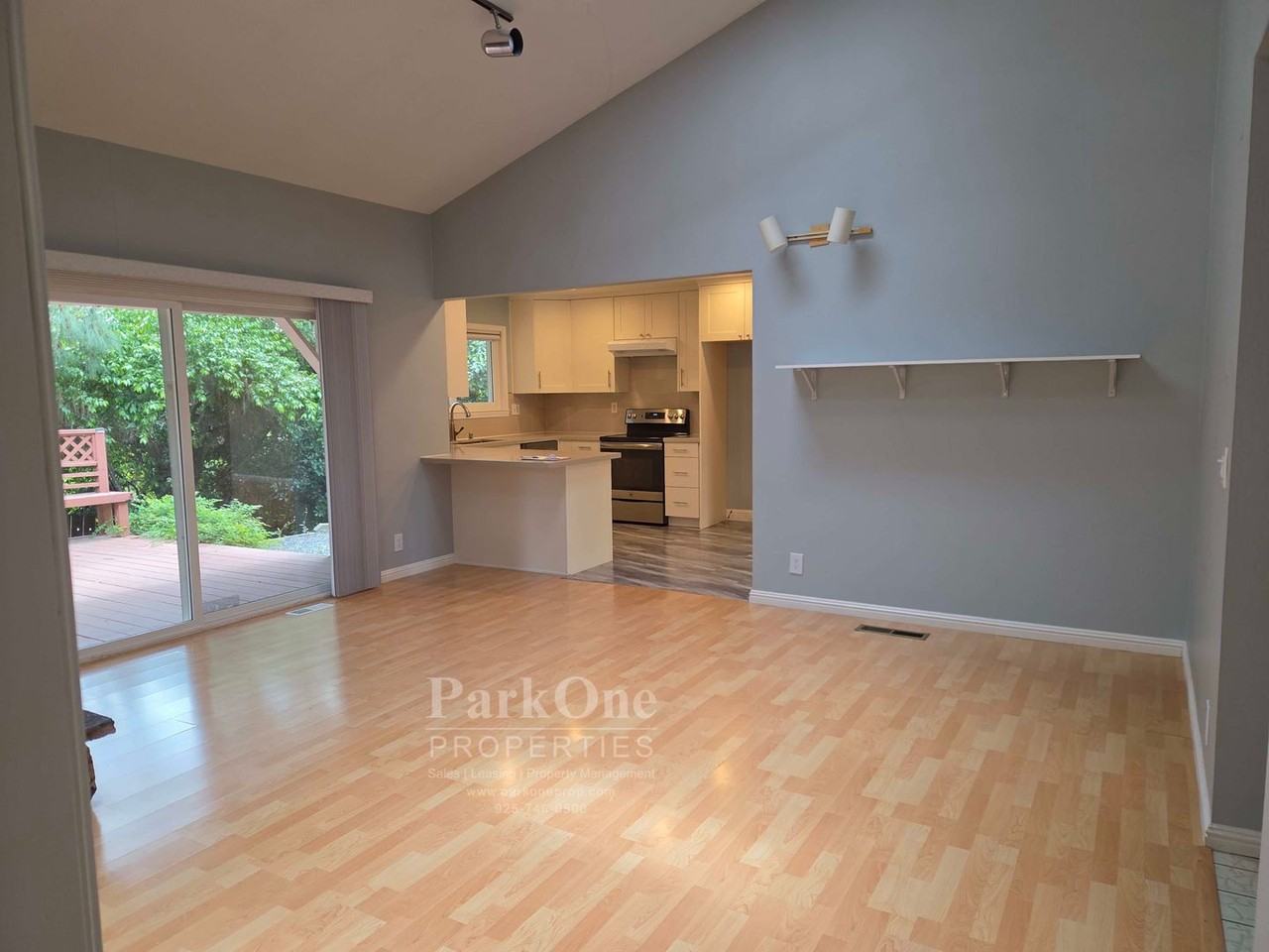 2720 Buena Vista Ave - Photo 3 of 15