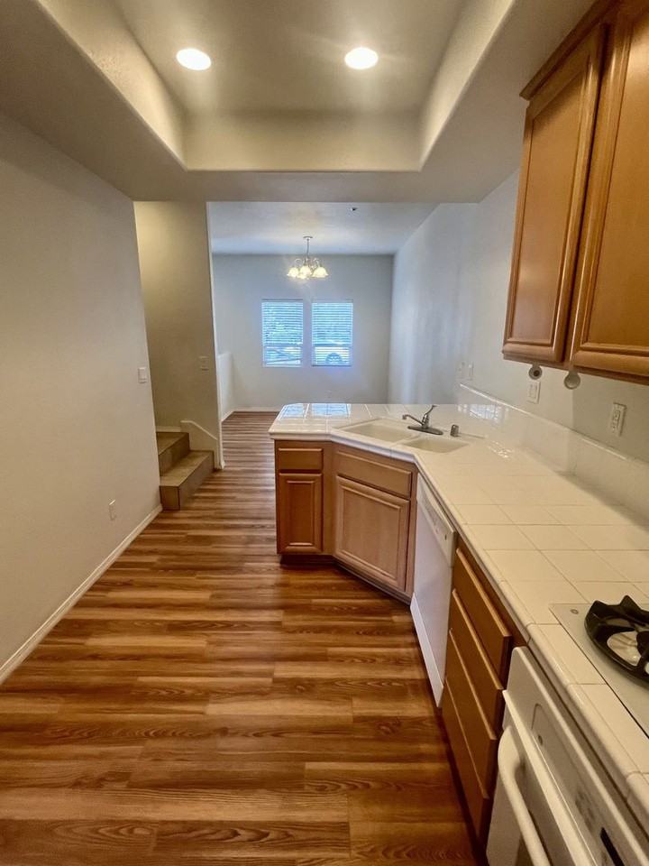 1732 Singletree Ct - Photo 3 of 15