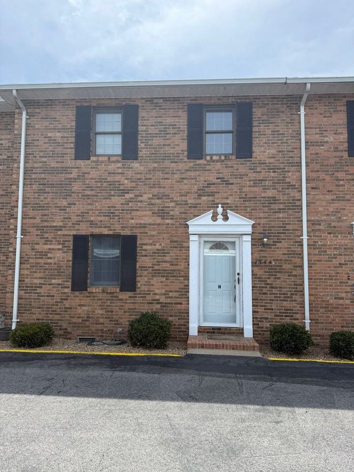 1544 Jessee St #H - Photo 2 of 23