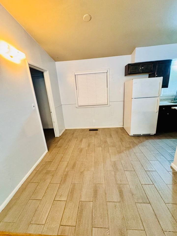 5519 N Garrison Pl - Photo 4 of 11