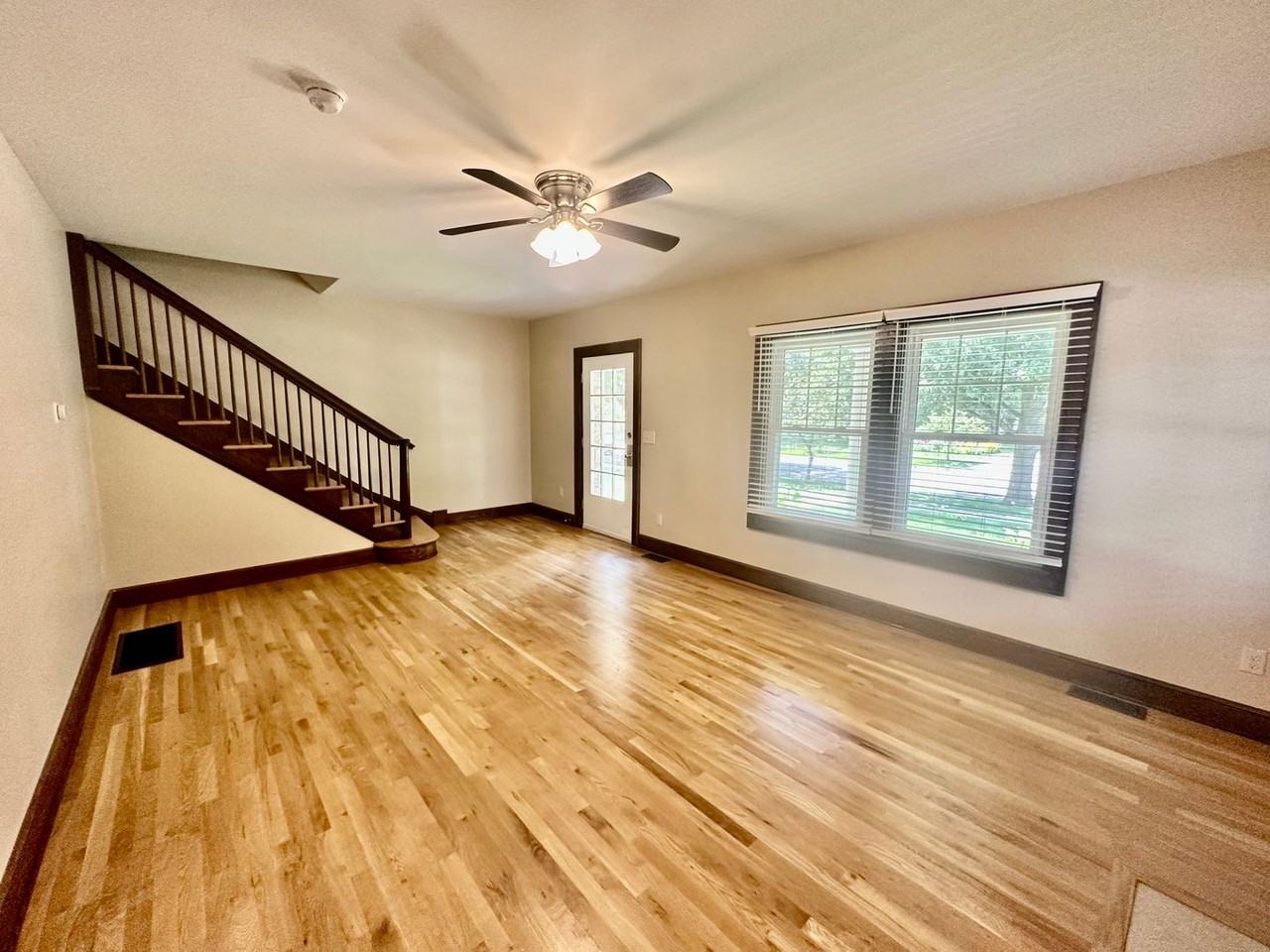 2174 Arlington Ave - Photo 4 of 50