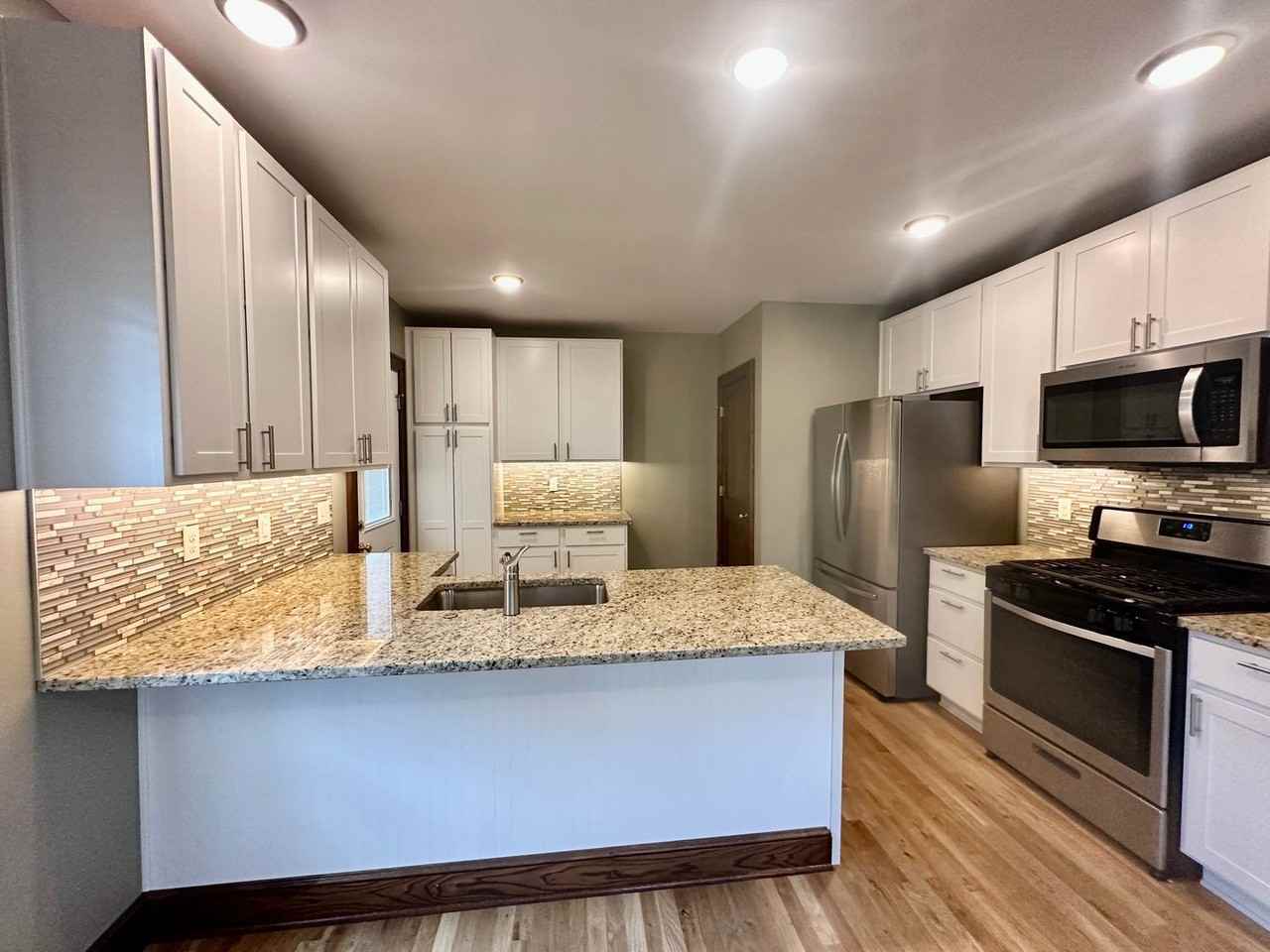 2174 Arlington Ave - Photo 7 of 50