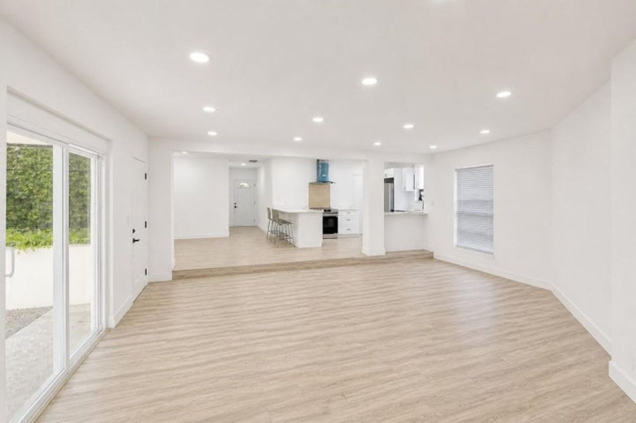 12845 Nw 2nd Ave - Photo 3 of 16