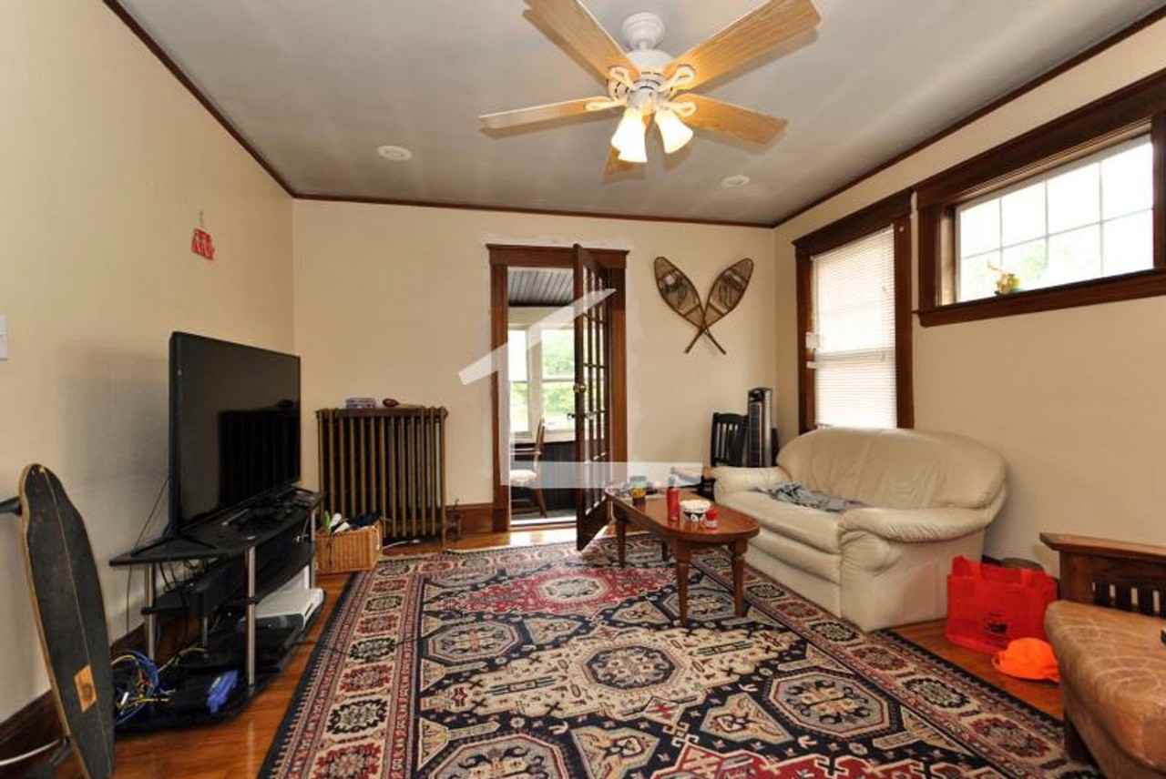 20 Lyne Rd - Photo 4 of 13