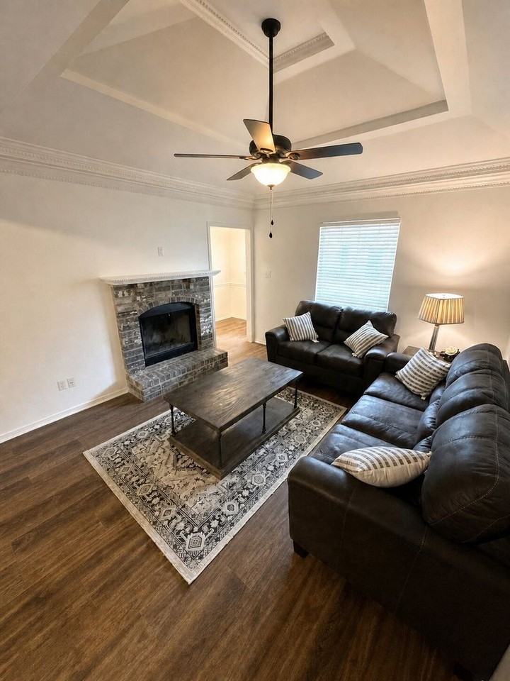 5005 Longstreet Pl #19 - Photo 2 of 7