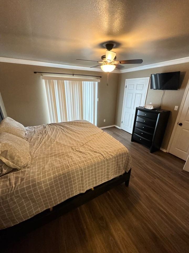 5005 Longstreet Pl #19 - Photo 4 of 7