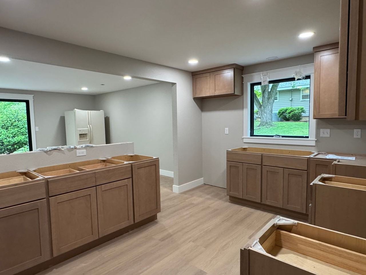 3033 Dickens Ave - Photo 4 of 17