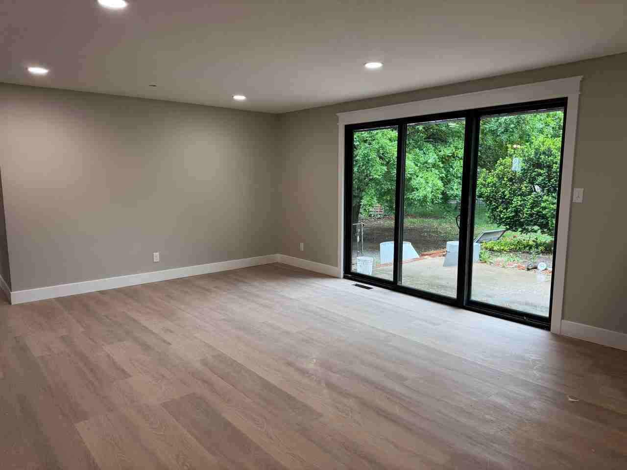 3033 Dickens Ave - Photo 6 of 17
