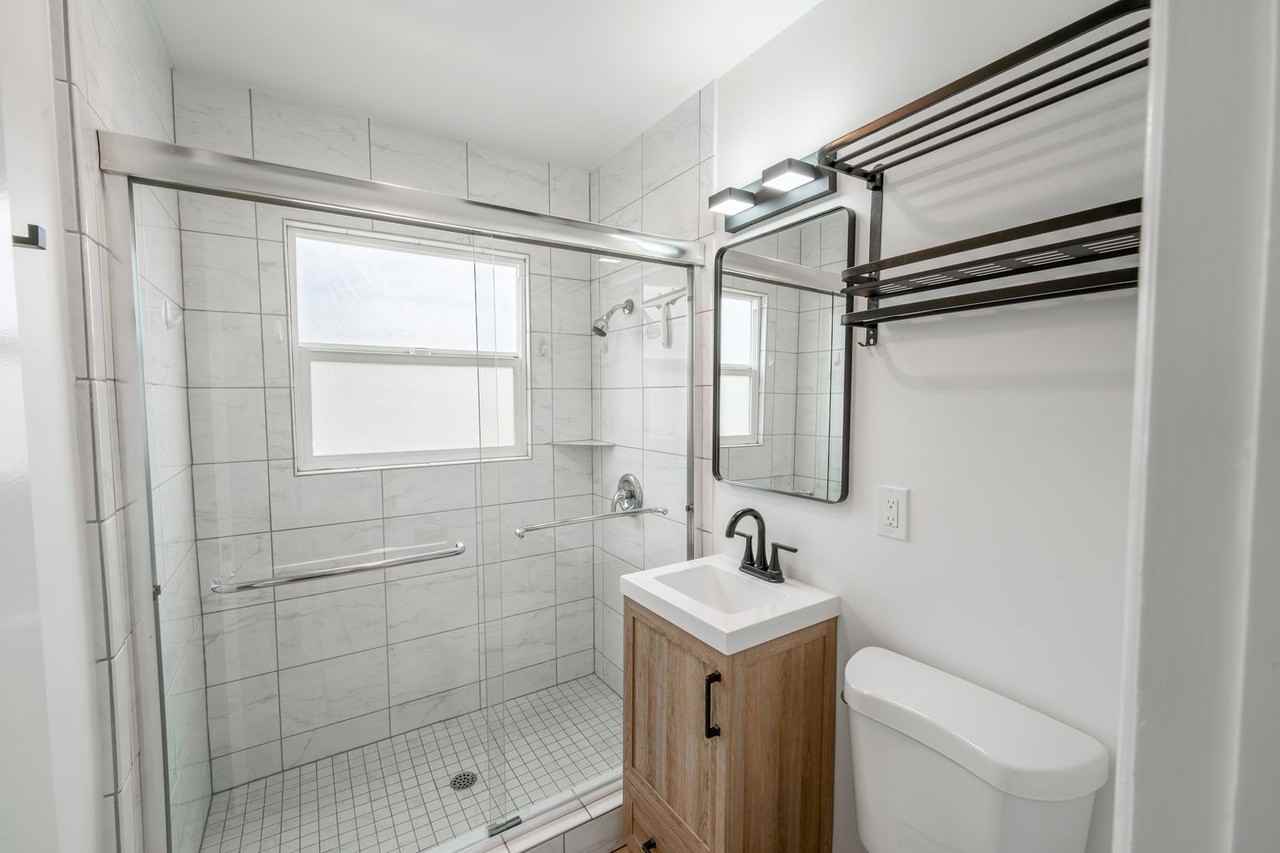 459 D St - Photo 2 of 22