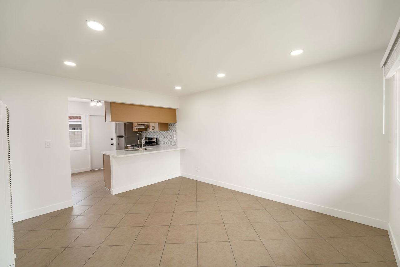 459 D St - Photo 3 of 22
