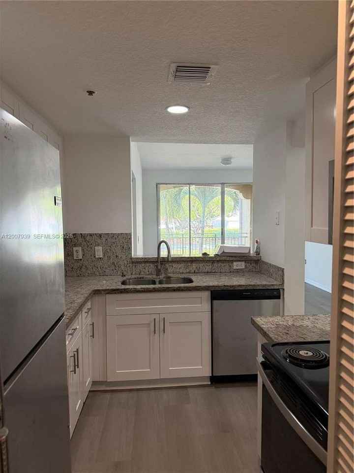 6500 Nw 114th Ave