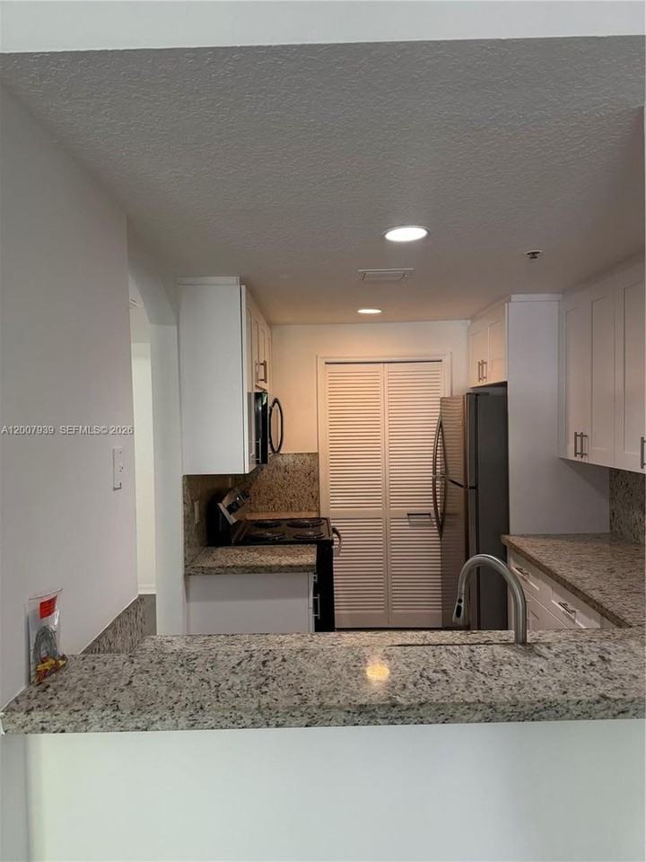 6500 Nw 114th Ave - Photo 2 of 16
