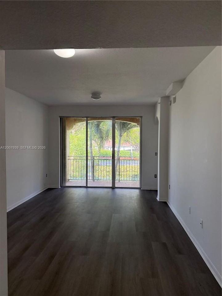 6500 Nw 114th Ave - Photo 7 of 16