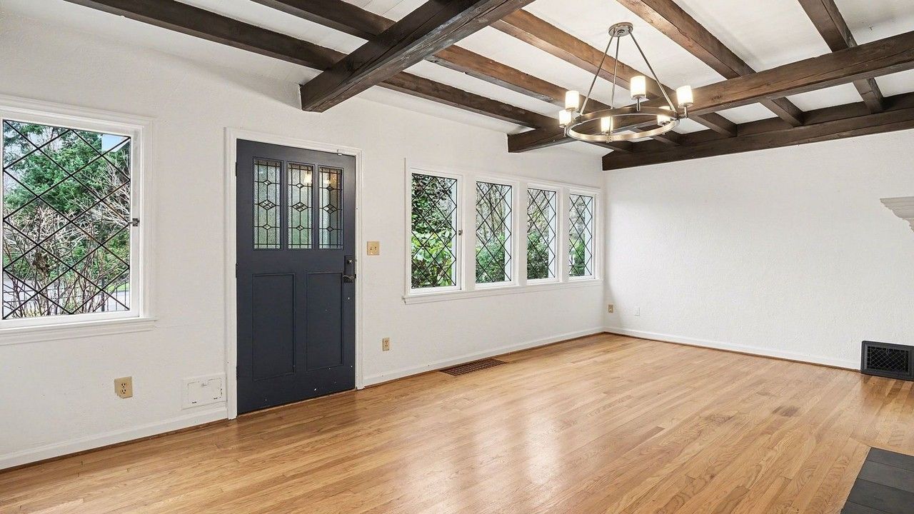 4335 Ne 45th St - Photo 4 of 33