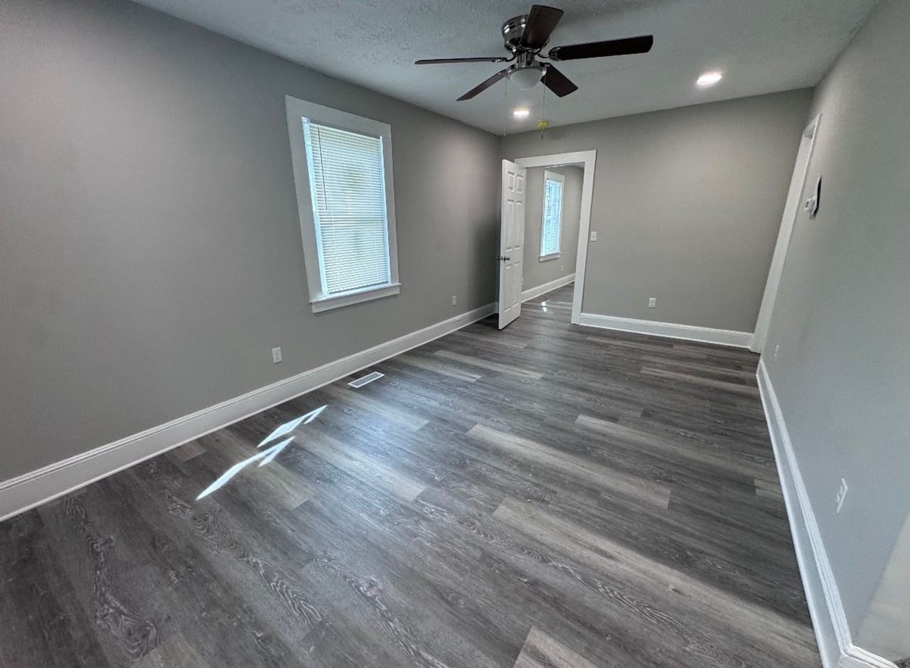 140 N Hunter St - Photo 3 of 7