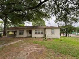 featured image of 3302 Anthony Dr