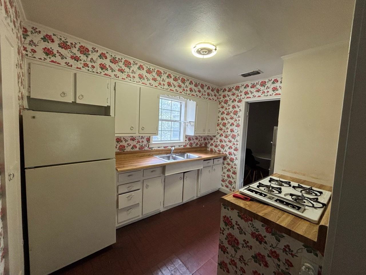 3302 Anthony Dr - Photo 2 of 8