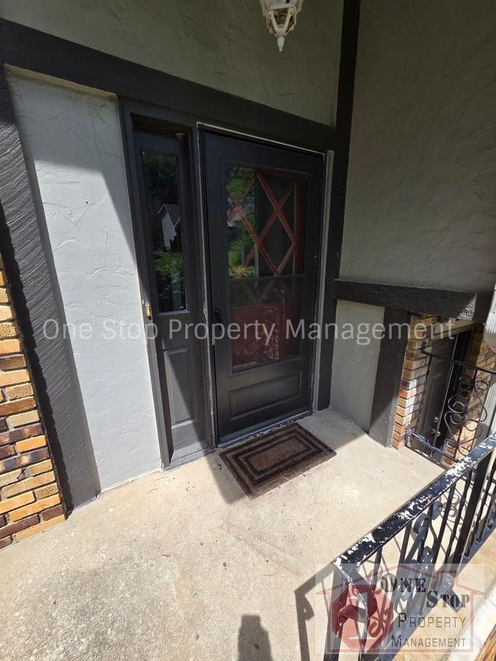 3032 Ne 73rd Ter - Photo 3 of 26