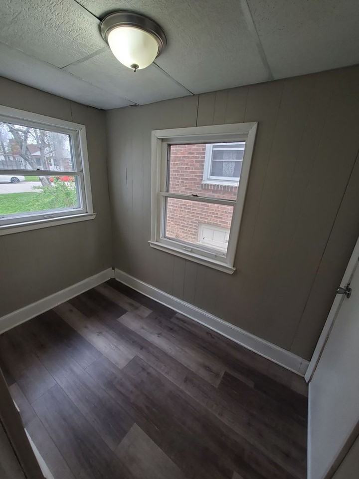 4843 N 72nd St - Photo 6 of 16