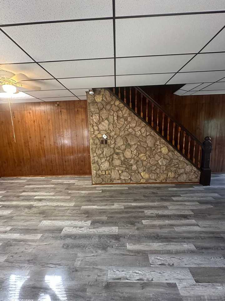 703 Walnut St - Photo 4 of 14