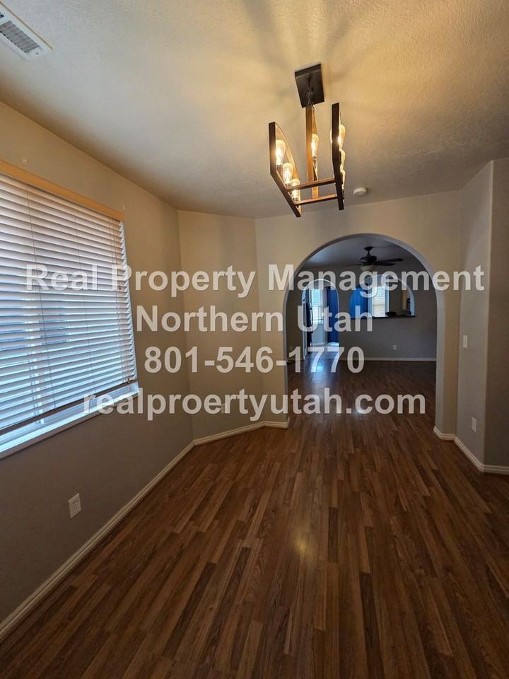 753 N Skipton Dr - Photo 6 of 16