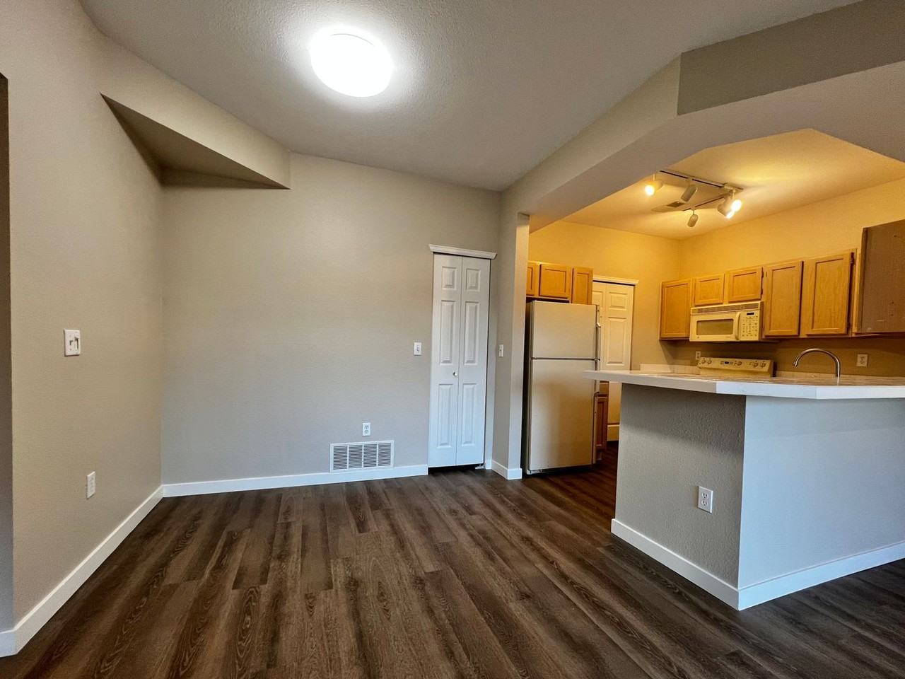 4545 Wheaton Dr - Photo 4 of 22