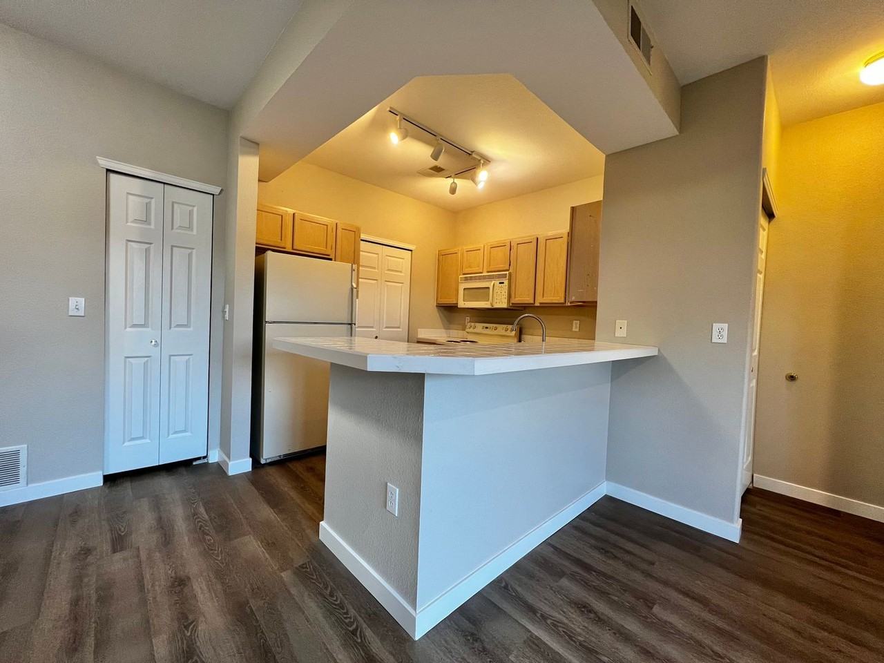 4545 Wheaton Dr - Photo 5 of 22