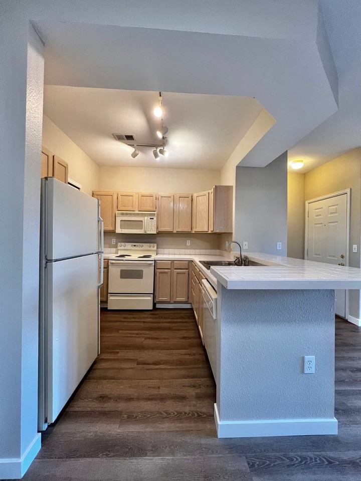 4545 Wheaton Dr - Photo 6 of 22