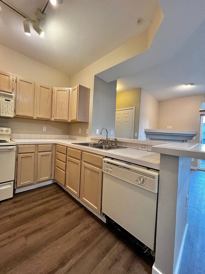 4545 Wheaton Dr - Photo 7 of 22