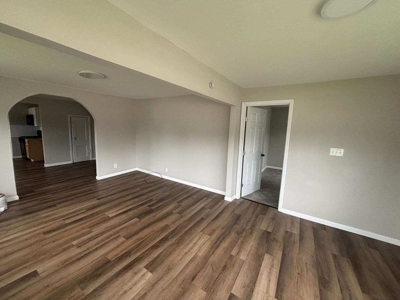 1107 Madison Ave - Photo 2 of 8