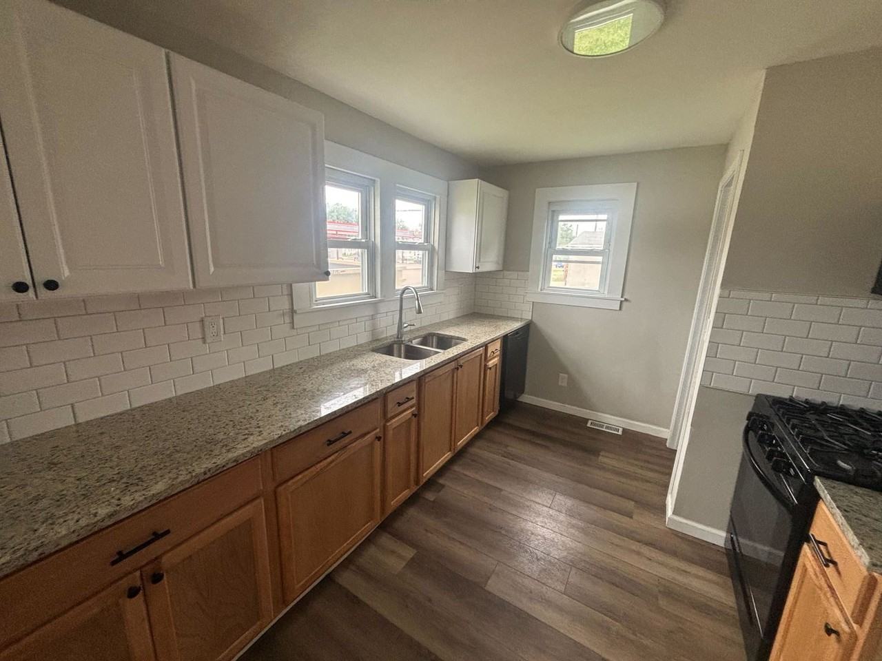 1107 Madison Ave - Photo 5 of 8