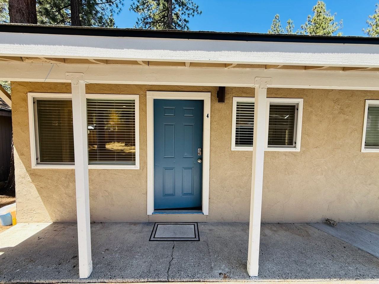 946 Modesto Ave - Photo 2 of 14