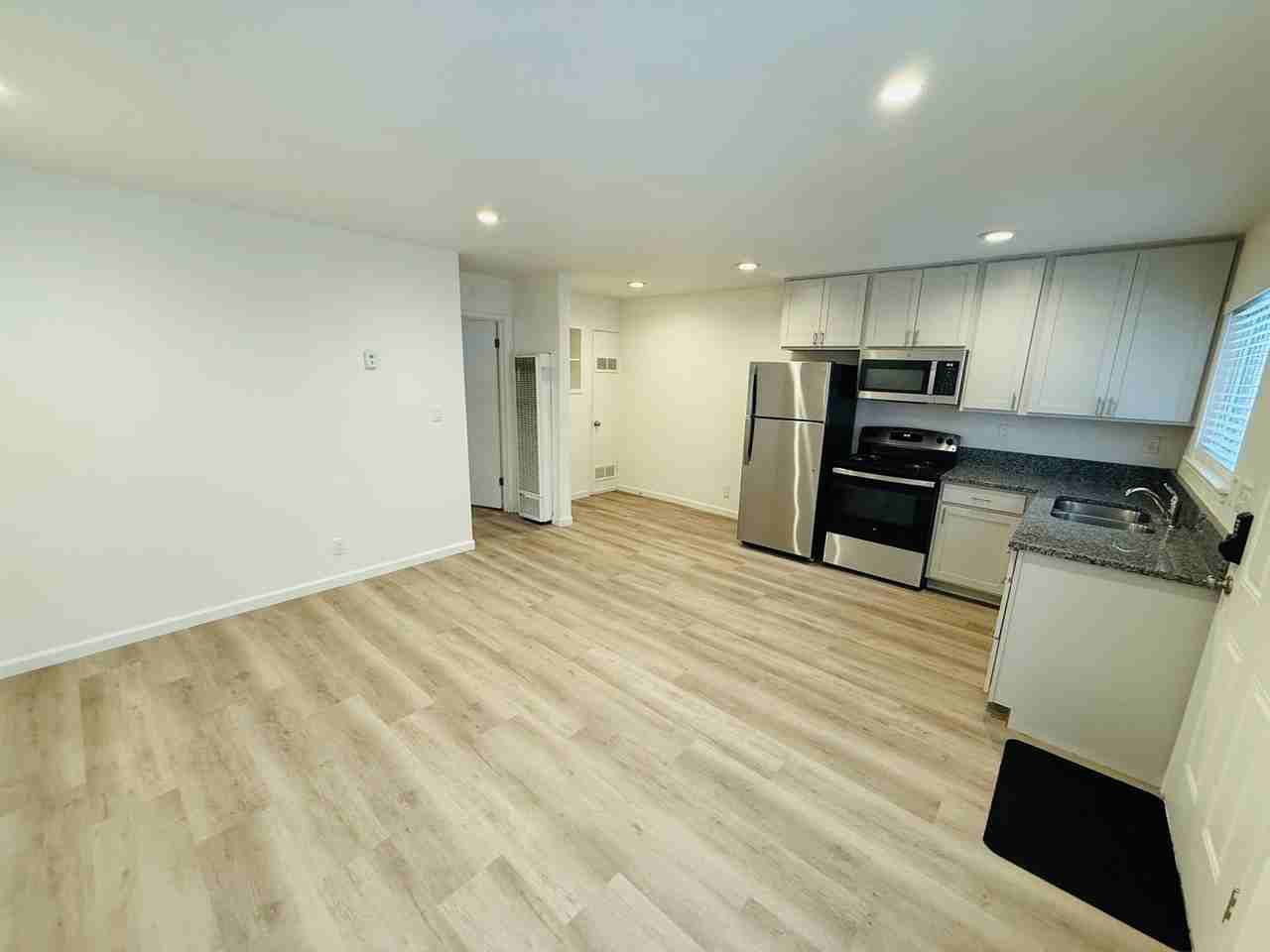 946 Modesto Ave - Photo 3 of 14