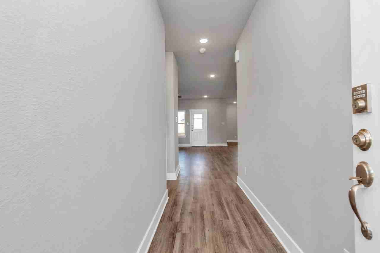 21034 Montego Breeze Ln - Photo 2 of 34
