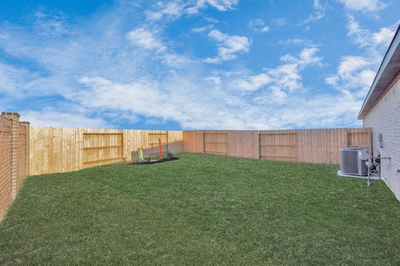 21038 Bay Village Dr - Photo 4 of 50