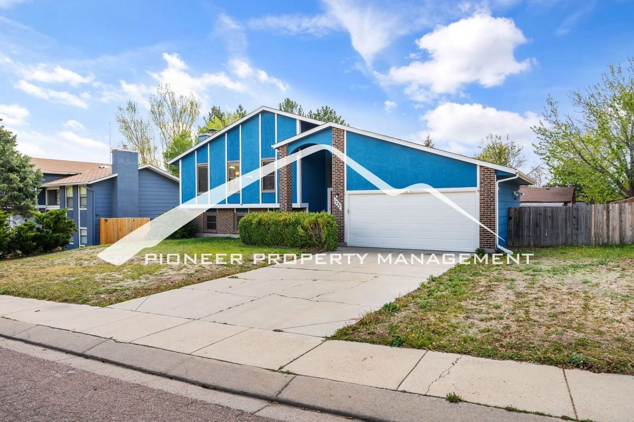 1777 Big Horn Trl - Photo 2 of 26