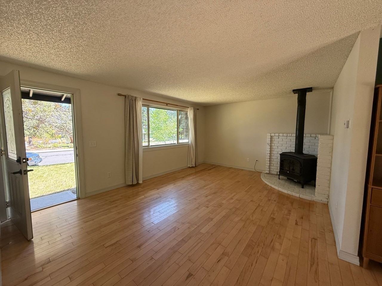 903 Se Morton Ct - Photo 2 of 21